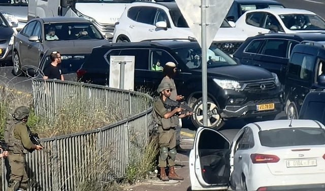 العدو يعدم شابًا بزعم محاولته تنفيذ عملية طعن قرب سلفيت