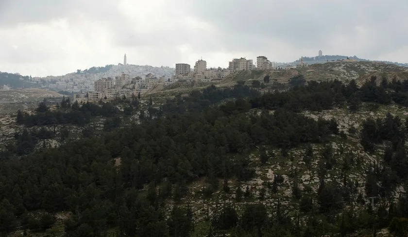 طريقان "للشعبين"؟!