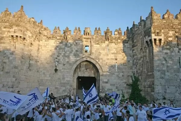 شرطة العدو ترفع حالة التأهب لتأمين مسيرة الأعلام