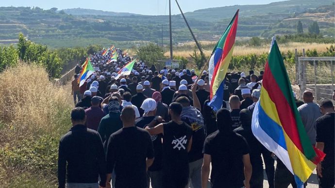 العشرات من الجنود الدروز يحتجون أمام قاعدة لجيش العدو