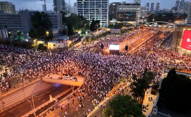 عشرات الآلاف يشاركون في الاحتجاجات ضد حكومة "نتنياهو"