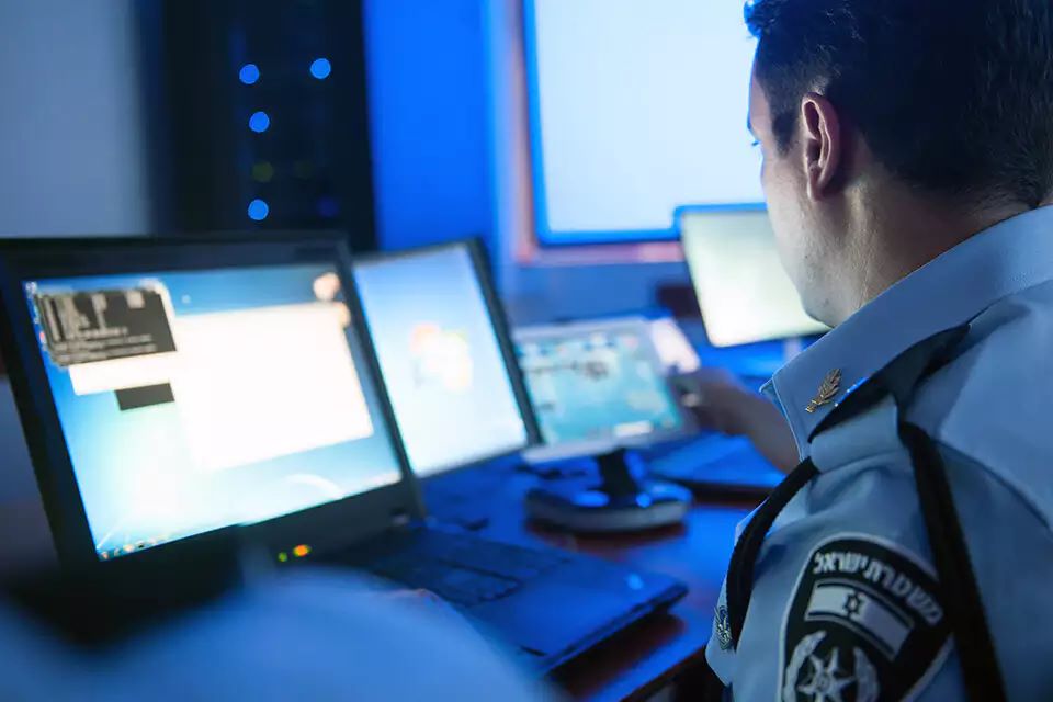 شرطة العدو مُدانة بمئات القضايا