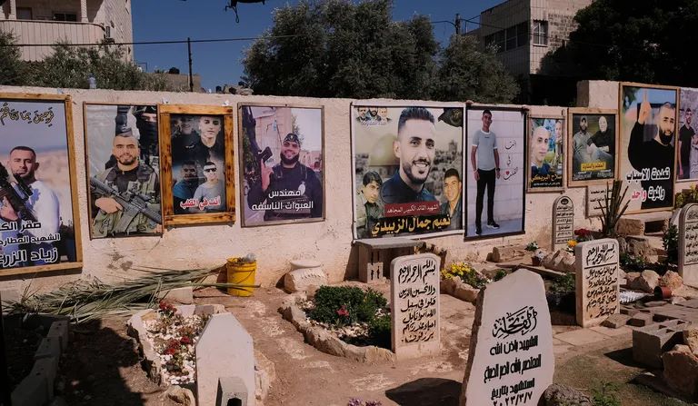 من الذي يُفترض أن يحمي الفلسطينيين؟