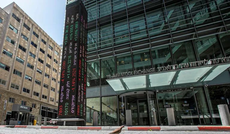 تراجع حاد في سوق الأسهم بكيان العدو والدولار يقفز