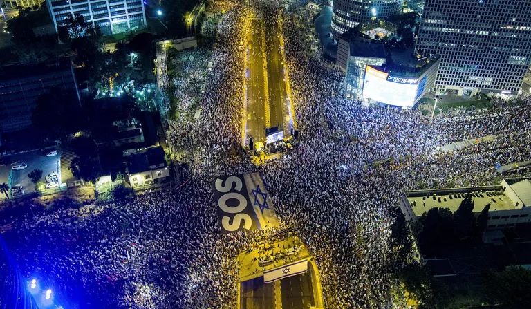 عشرات الآلاف يتظاهرون في كيان العدو ضد حكومة "نتنياهو"