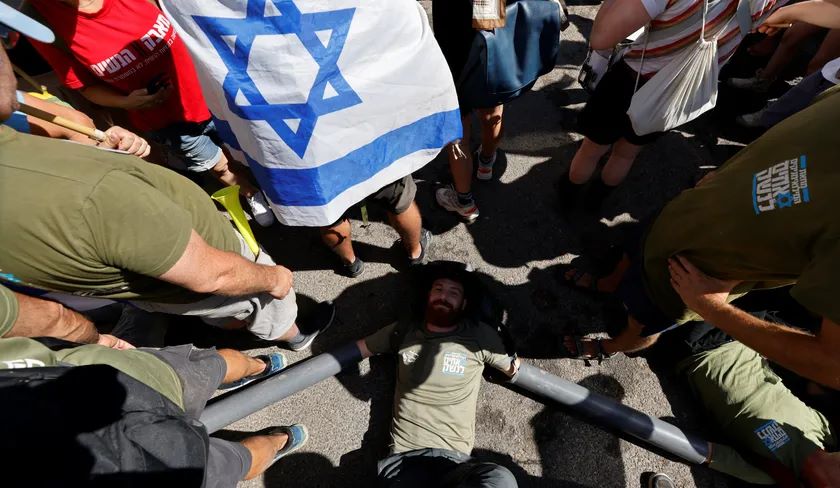 الانهيارات تتواصل