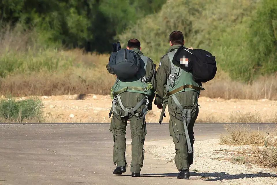 تخوفات من تراجع كفاءة طياري سلاح جو العدو