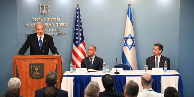 الحزب الديمقراطي الأمريكي: ليست "قضية خاسرة.. لكن إشارات التحذير تتطلب جهداً"