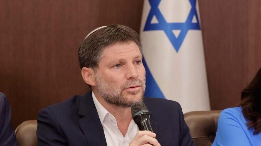"سموتريتش": "نتنياهو" يؤيد عدم تحويل الأموال للتعليم في القدس