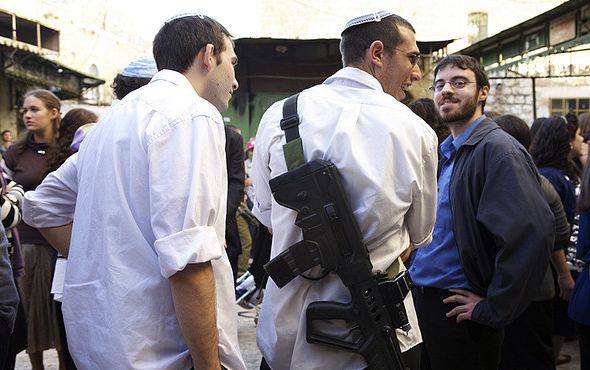 "بن غفير" يروج لقانون يسمح بزيادة عدد المستوطنين المسلحين