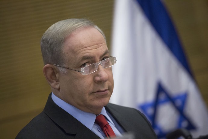 "نتنياهو" يروج لقانون يمنح صلاحيات واسعة للشرطة ضد فلسطينيي 1948