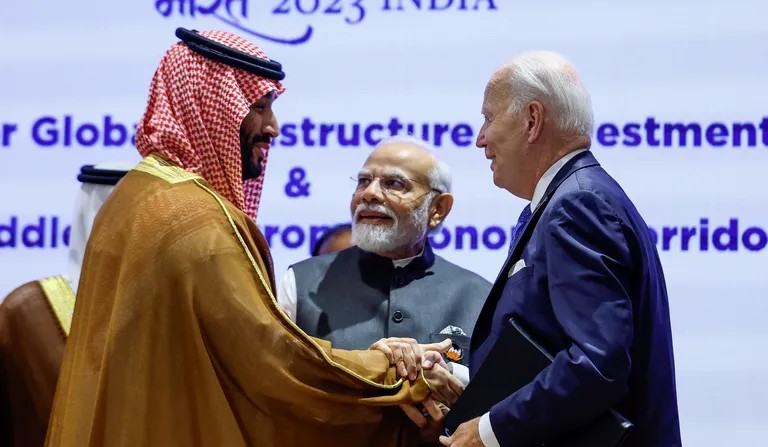 تحليل: مشروع السكك الحديدية هل سيكون داعماً للتطبيع؟