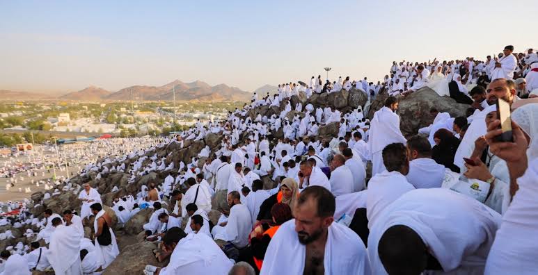 مراسل هآرتس في مكة: الحجاج يعبرون عن دعمهم للفلسطينيين