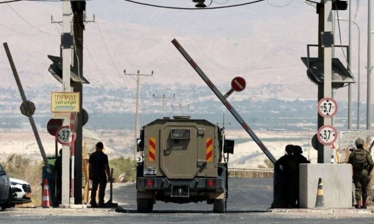 تراخي الإجراءات الأمنية في معبر اللنبي: تحذيرات من تهديد على حياة العاملين..