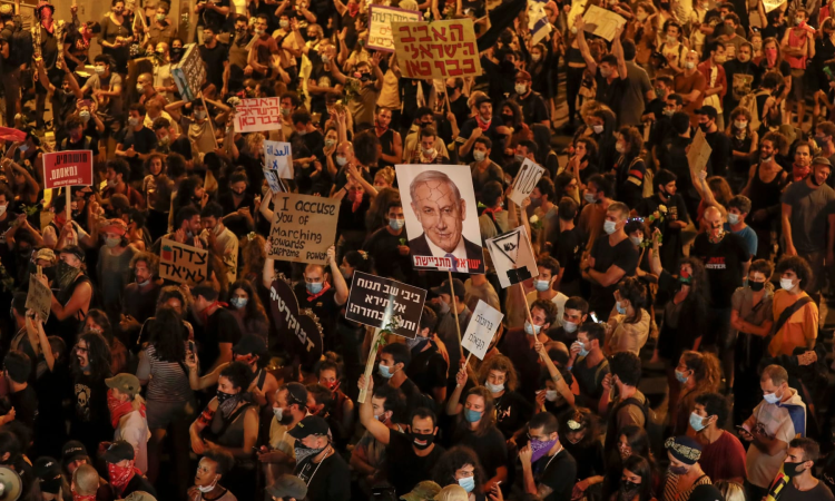 تداعيات الاحتجاجات على تعطيل نتنياهو لصفقة التبادل