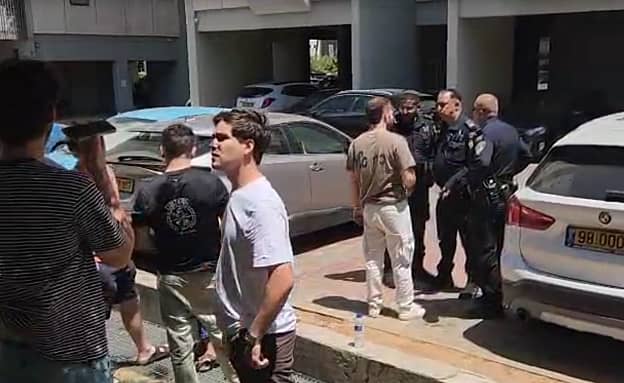 جنود احتياط في منزل ساعر مطالبين بأعباء متساوية