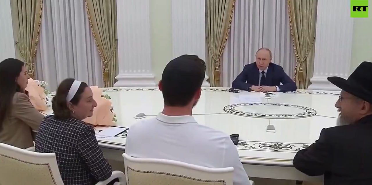 بوتين يستضيف ناجين من الأسرى ويشكر حماس