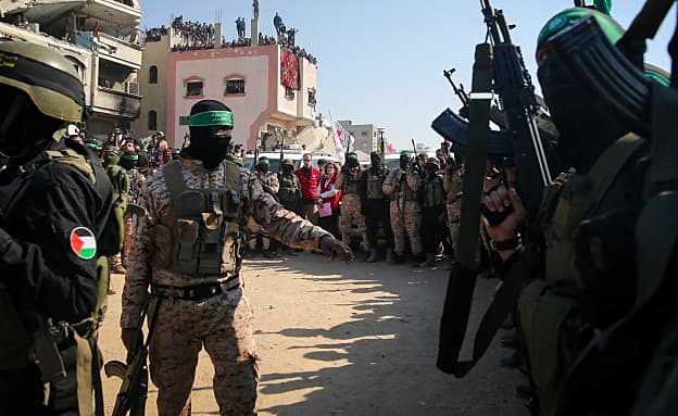 حماس تواصل حفر الأنفاق.. ناجون من الأسر لرئيس الأركان: "سمعنا العبرية فوقنا"