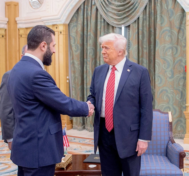 ضغوط أردوغان ومحمد بن سلمان: خطوة ترامب الدرامية - والاحتفالات في سوريا