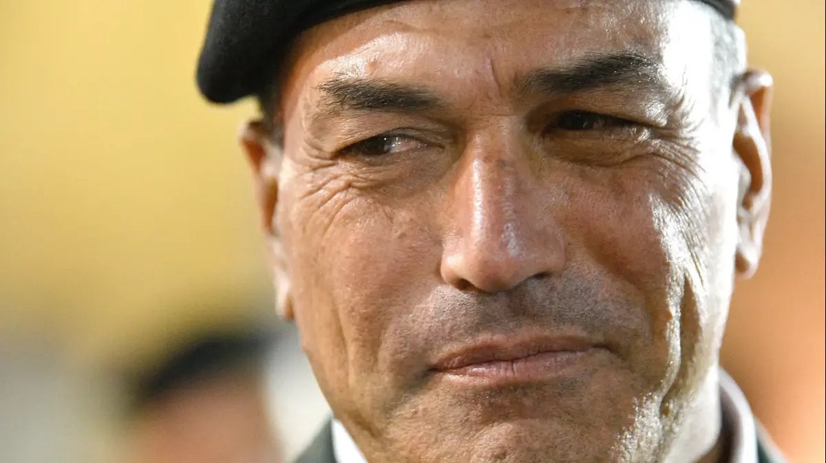 إيال زامير يثبت استقلاليته ويهز الائتلاف الحاكم