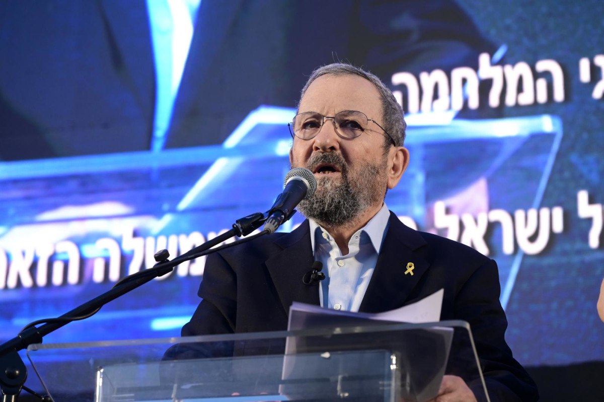 ضربة جديدة سقطت على إيهود باراك من اتجاه غير متوقع