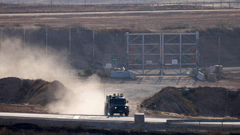 هُرِّب الوزير من قبرص، وأُحضِر الحاخام عبر سيناء.. هل هذه دولة أم مخيم لاجئين؟"