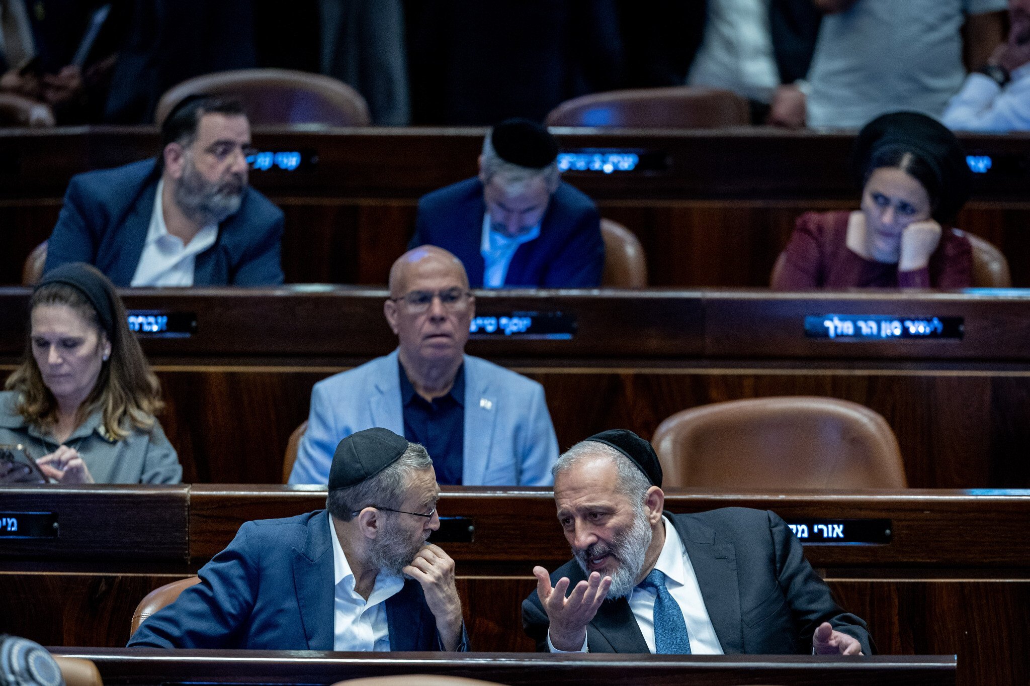 "درعي غيّر اتجاهه: شاس ويهدوت هتوراه يستعدان للانسحاب من الحكومة"