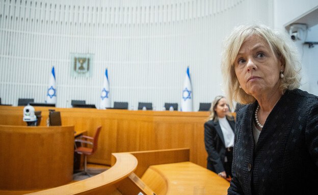 القاضية سولبرج: عزل المستشارة لن يدخل حيز التنفيذ قبل المراجعة القضائية