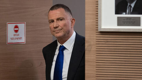 إدلشتاين: "عزلي هو المسمار الأخير في نعش قانون التجنيد"