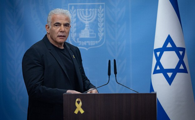 لبيد يهاجم بشدة: "الحكومة فشلت في غزة، ولم تعد تعرف لماذا يستمر موت الجنود"