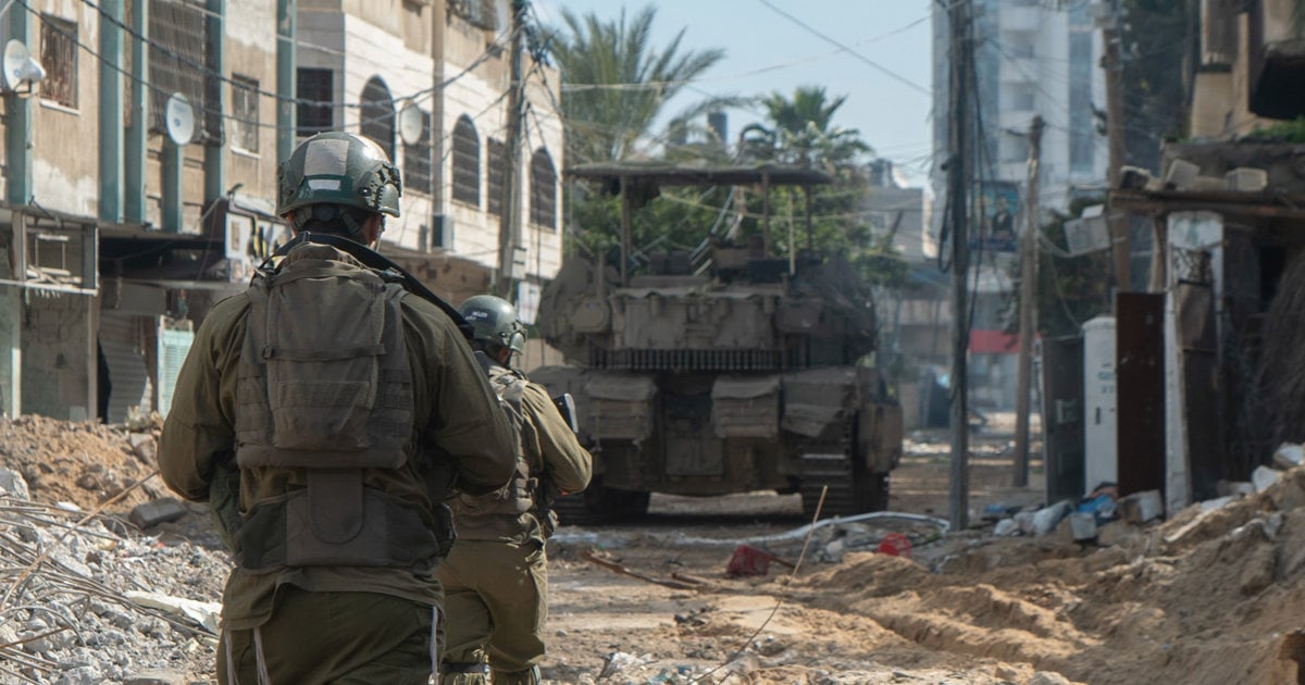 الخطة الجديدة التي سيقدمها الجيش الإسرائيلي للحكومة لتشديد الحصار على غزة - والخوف على حياة الرهائن