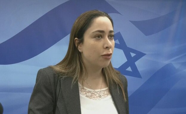 "عرضوا علينا ميزانية بثلاثة ملايين": شهادة رشوة تتهم الوزيرة ماي جولان