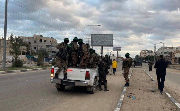 تقارير من غزة: قوات خاصة إسرائيلية تنكرت في حافلة - واختطفت إسماعيل عبد الكريم خطاب