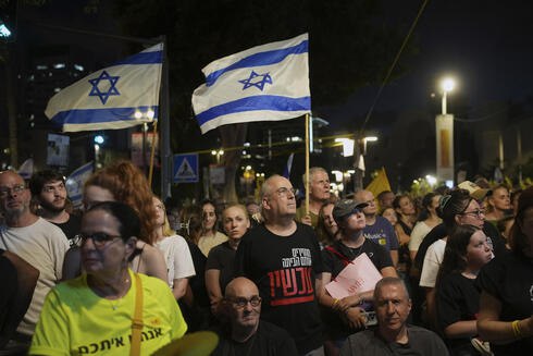 فرصة لوقف الانهيار الجليدي