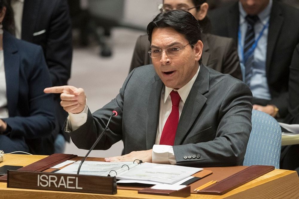 من هنا المنفصل عن الواقع؟