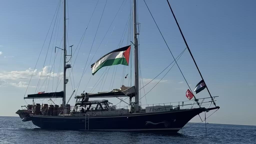 ناشطون في أسطول غزة: وصلنا إلى المنطقة التي توقف فيها الأسطول السابق، وهناك طائرات مسيرة حولنا
