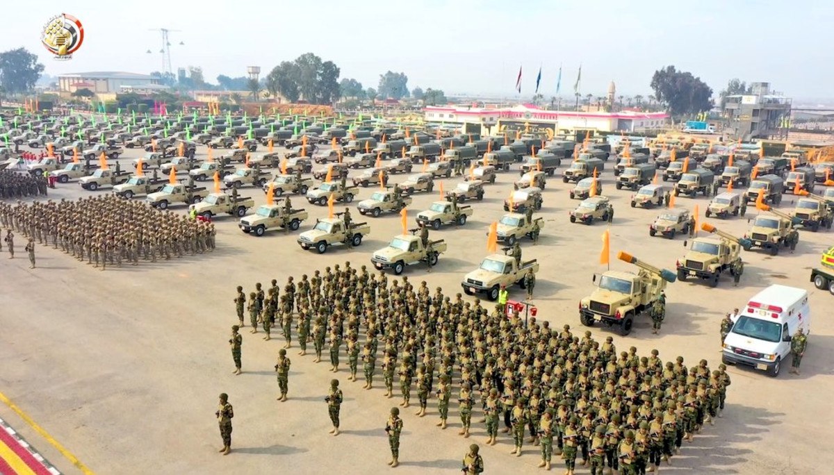 في عشية يوم الغفران، قال الرئيس المصري لضباط جيشه: لن نشن حرباً على إسرائيل.