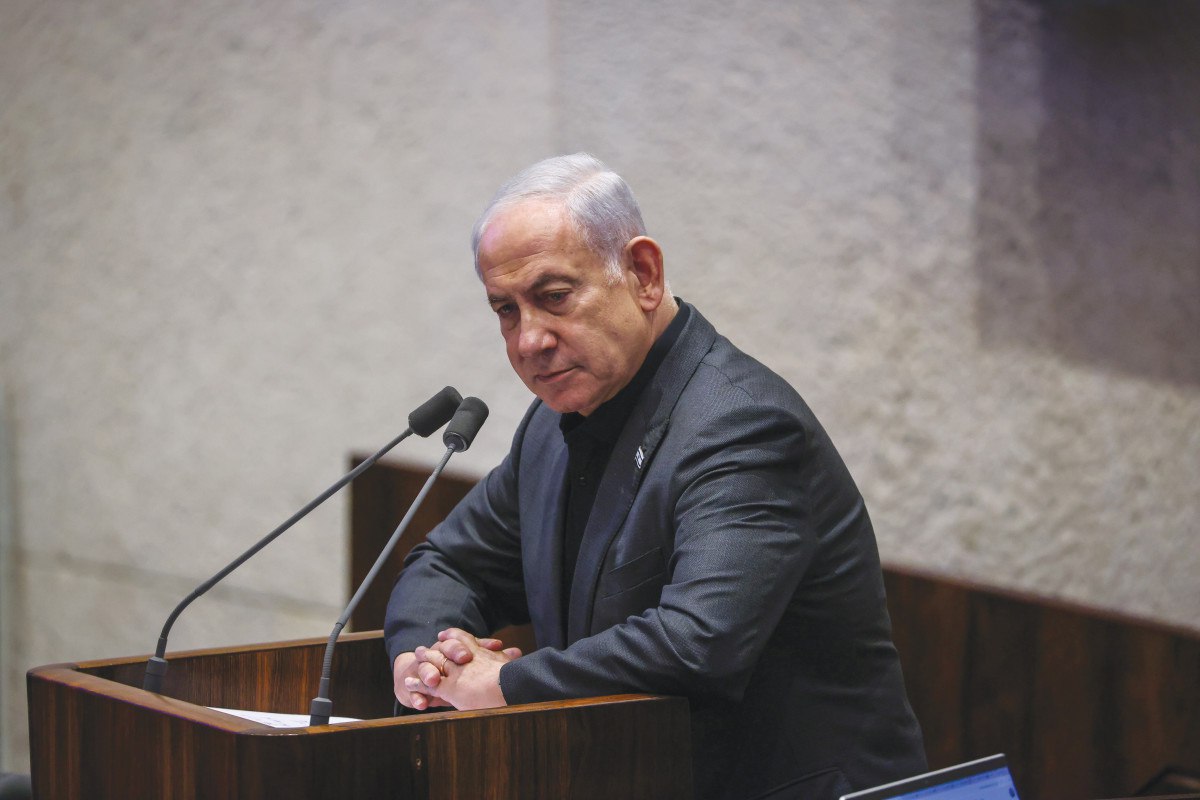 لا لبيد ولا غانتس: أحدهما فقط نجح في سحق نتنياهو سياسيا تقريبا