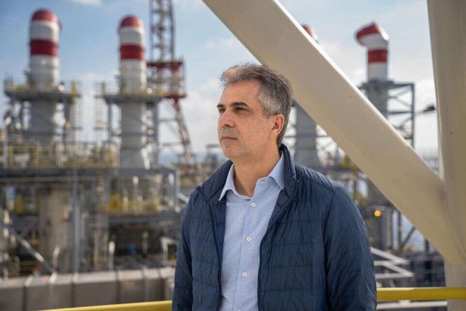 قال له "لا تفعل": الوزير الذي أغلق الصنبور لترامب