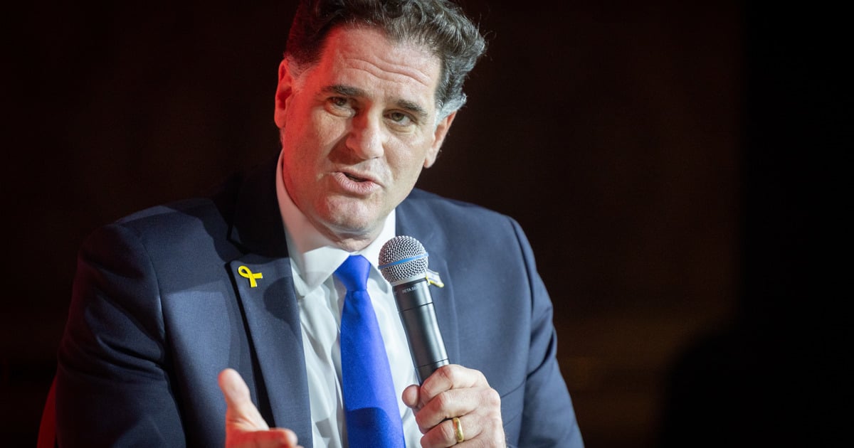 استقال الوزير رون ديرمر من الحكومة