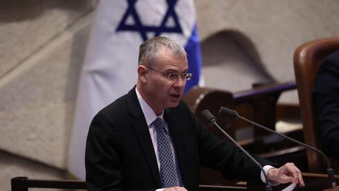 الديمقراطيات تموت ببطء