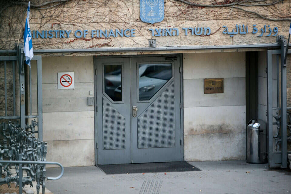 رؤساء مستوطنات غلاف غزة يحتجون على وزارة المالية: "ضرر بالغ لقدرات إعادة الإعمار"