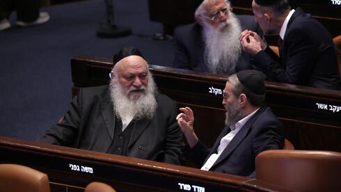 تهديد الحريديم بالمقاطعة.. والاجتماع العاجل مع نتنياهو: "لا علاقة للأمر بالتجنيد الإجباري"