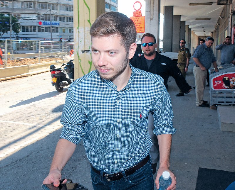 المحكمة العليا ترفض التماسات.. استمرار حراسة يائير نتنياهو في الخارج على نفقة الحكومة