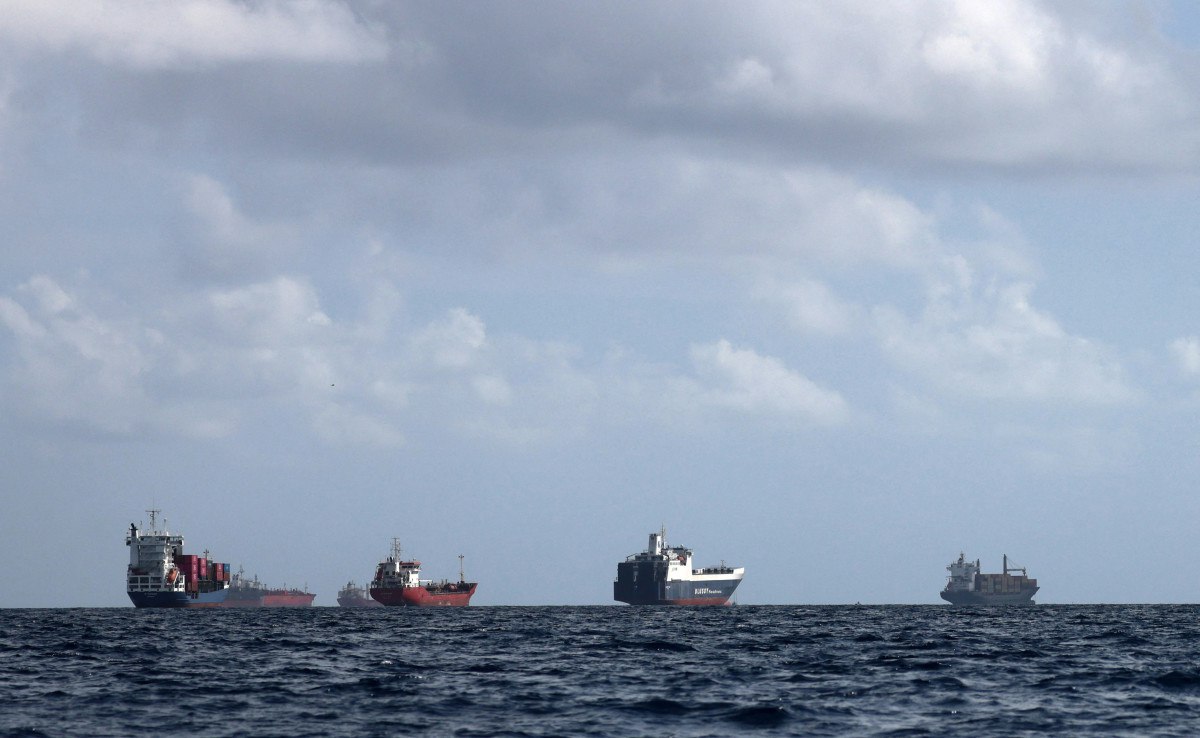 واشنطن تلوّح بعقوبات بحرية على إسبانيا بسبب رفضها دعم شحنات عسكرية متجهة إلى إسرائيل