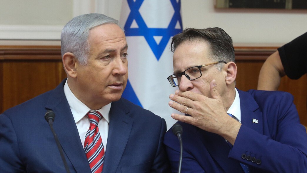 تساحي برافرمان: رجل الظل في مكتب نتنياهو والتحقيقات المثيرة للجدل