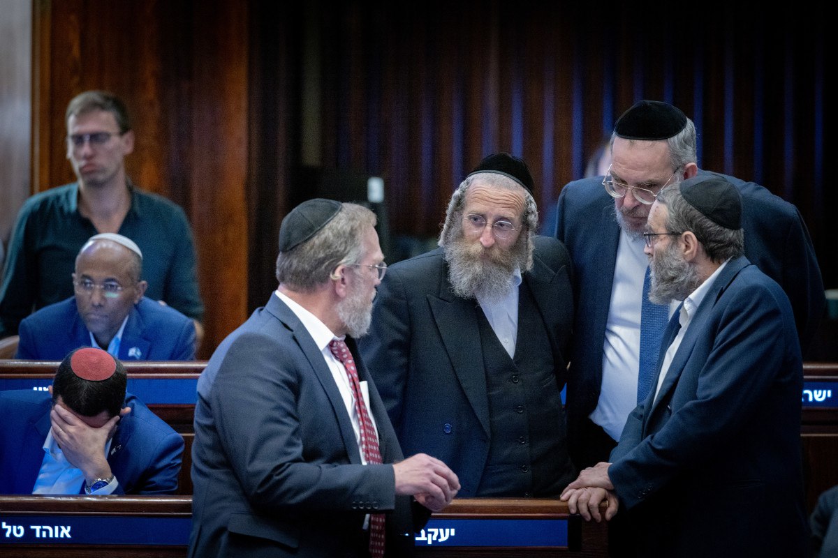 يوم آخر بلا تشريعات: مقاطعة الحريديم لا تزال تُشلّ الكنيست، والائتلاف ينهار