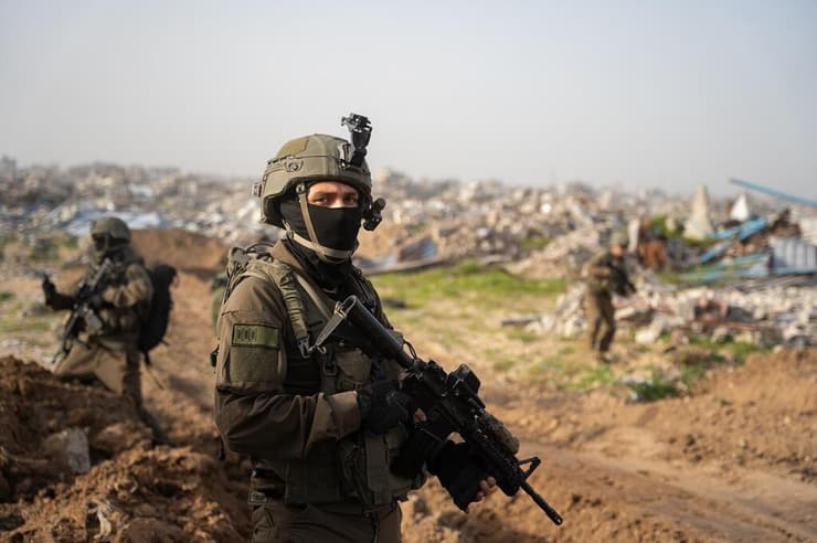 إعطاء الآخرين فرصة