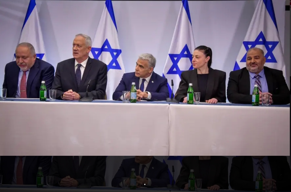 ليس نتنياهو ولا حتى لابيد: هذا هو عضو الكنيست الأكثر كراهية على الإنترنت