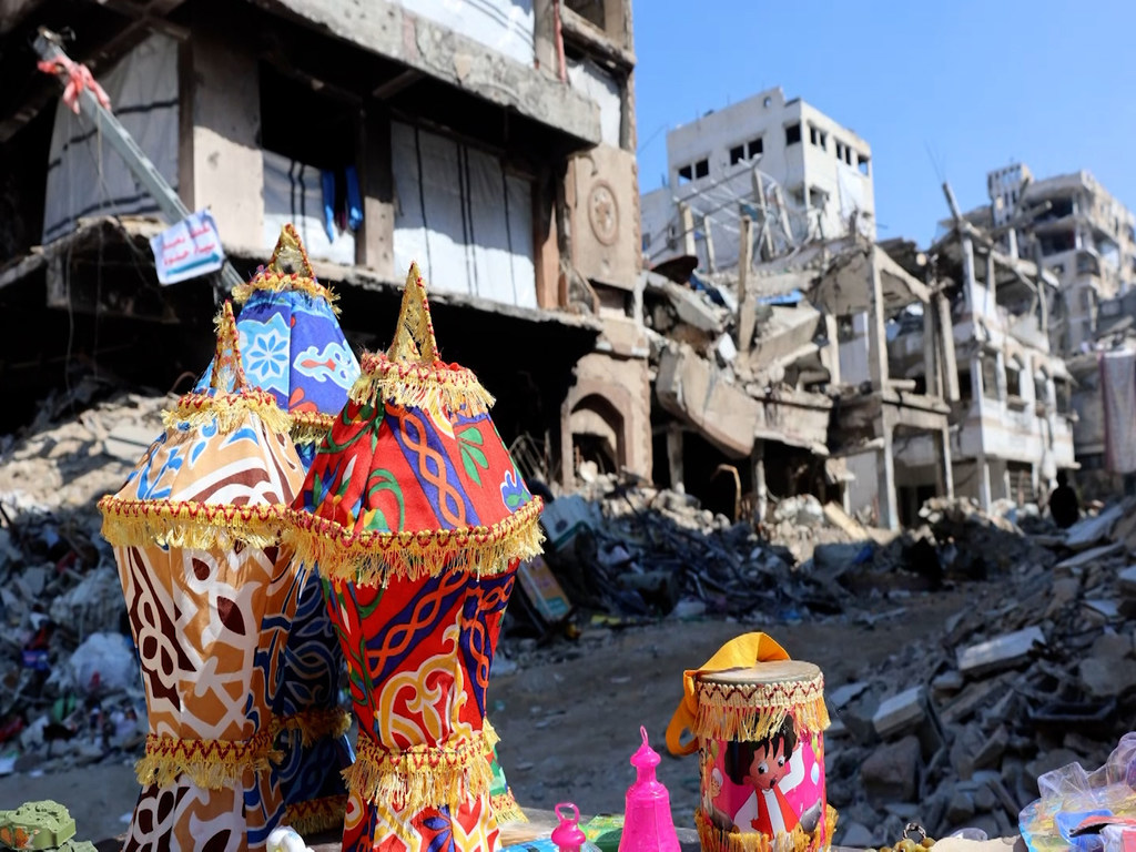 رمضان في غزة: حياة تحت القصف بدل الأضواء